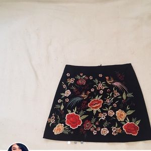 Black floral Forever 21  suede mini skirt💐
